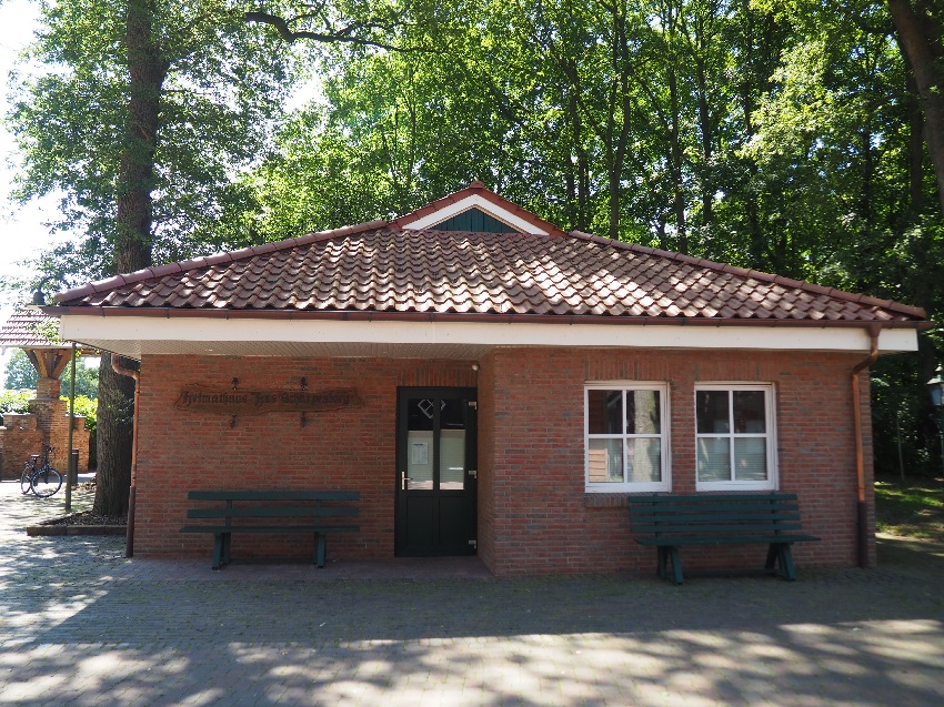 Haus Scharpenburg von vorn 850