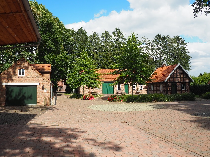 Schuetzenplatz Ensemble 850
